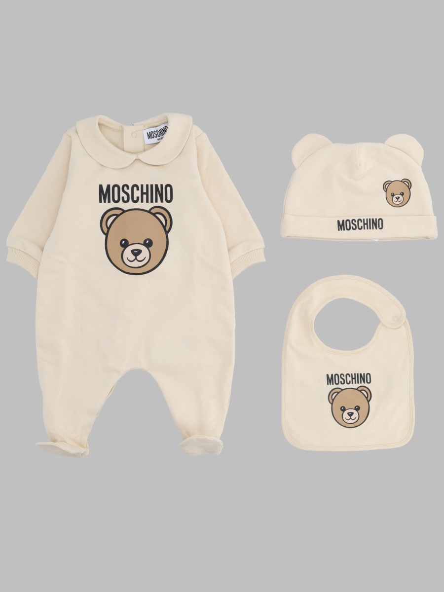 Moschino Babygrow Bib+hat Giftset (c.o) In Beige
