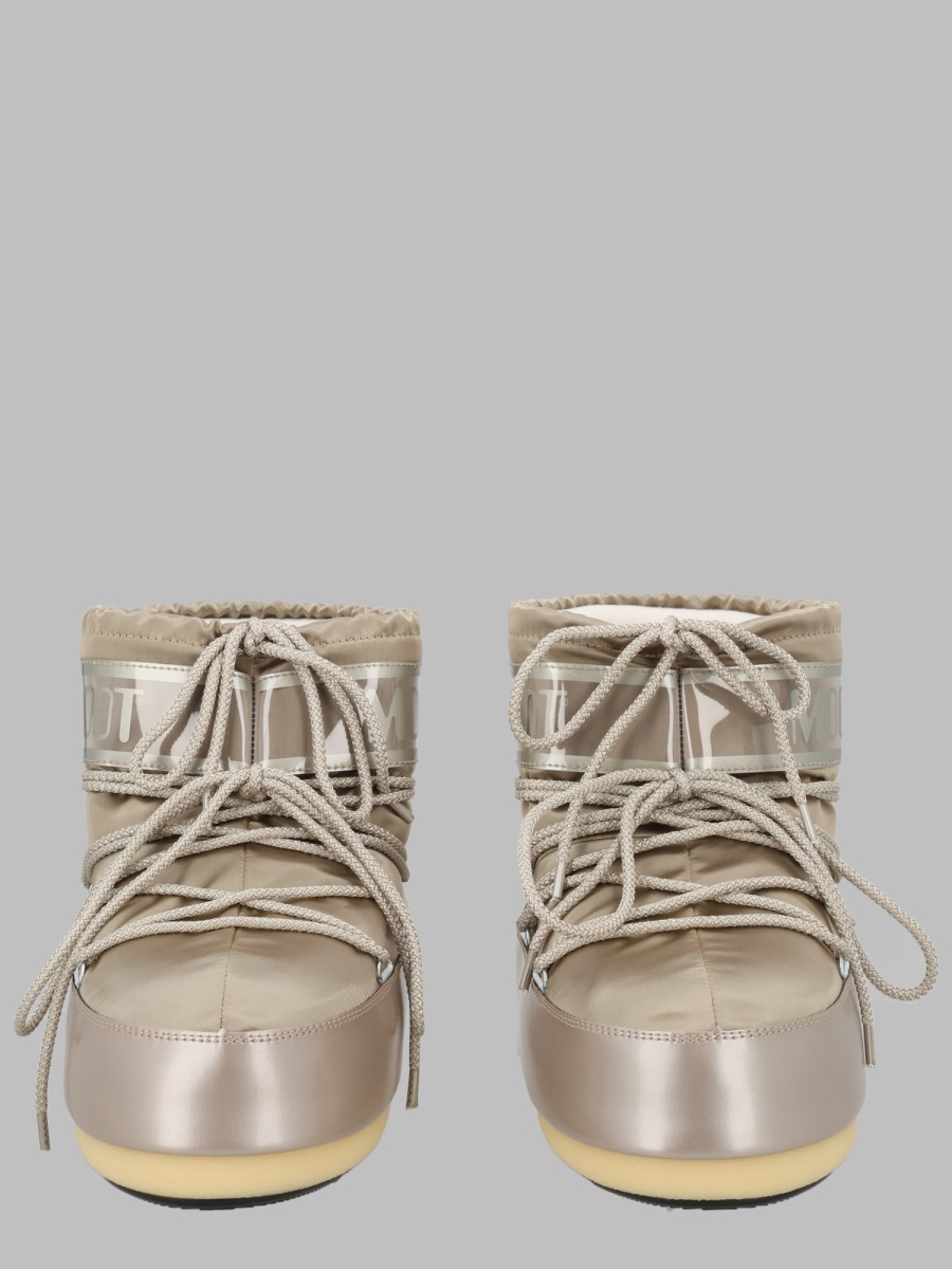 Moon Boot In Gold