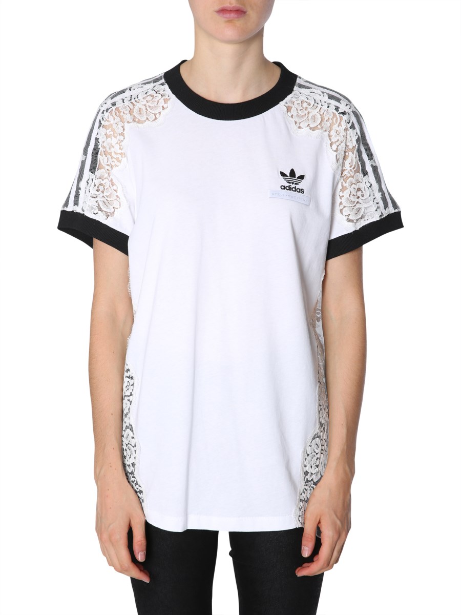 STELLA McCARTNEY T SHIRT IN CO LAB CON ADIDAS IN COTONE CON INSERTI IN PIZZO Eleonora Bonucci