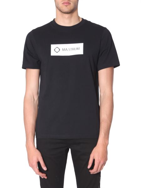 ma strum box logo t shirt