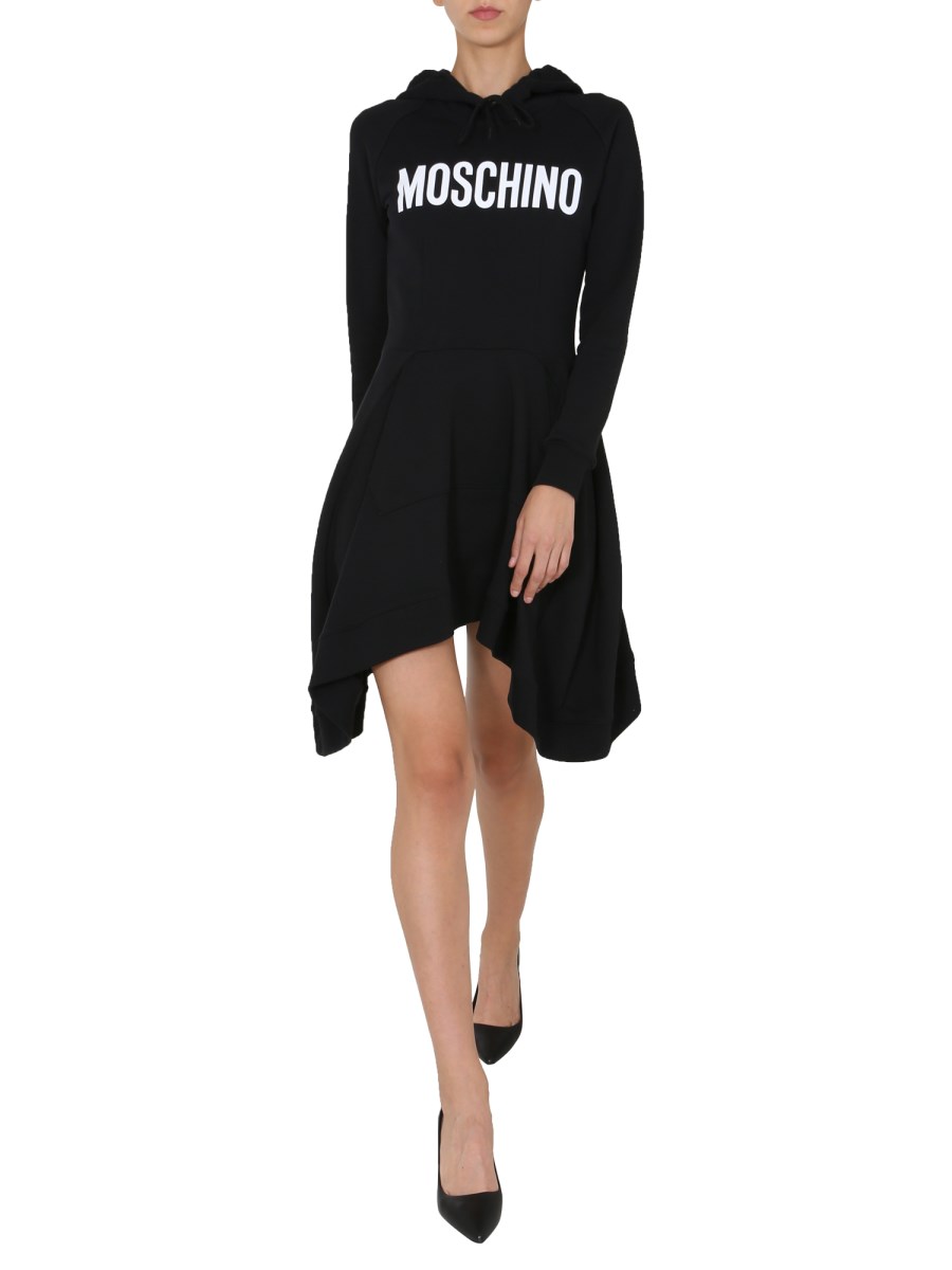 Felpa discount vestito moschino