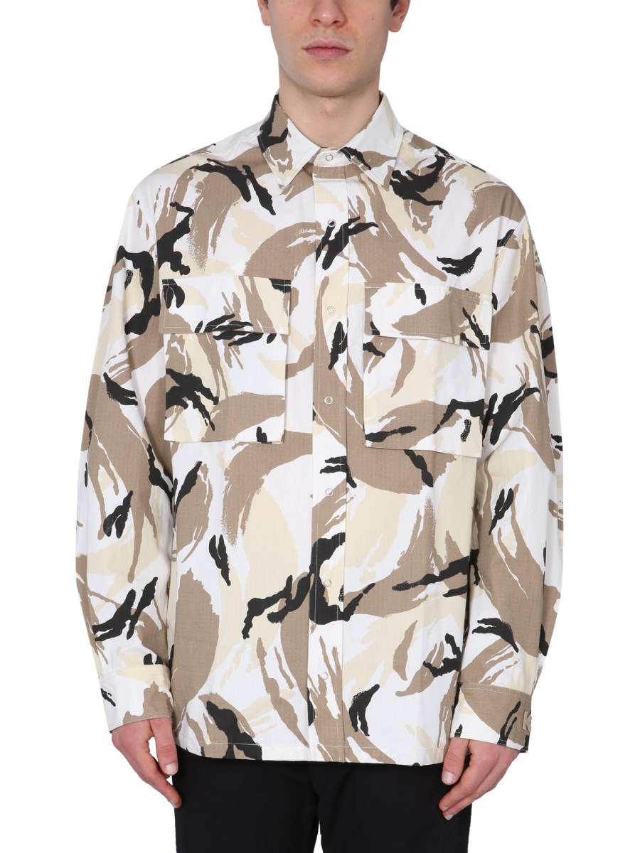 CAMICIA CON STAMPA CAMOFLAUGE 