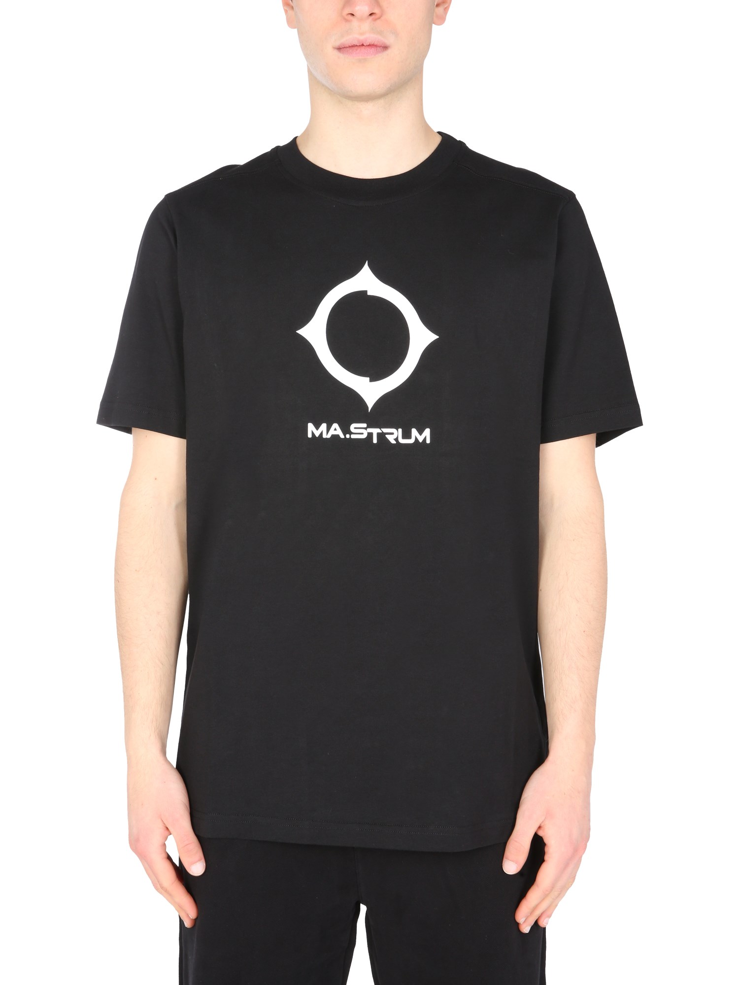 ma. strum t-shirt with logo