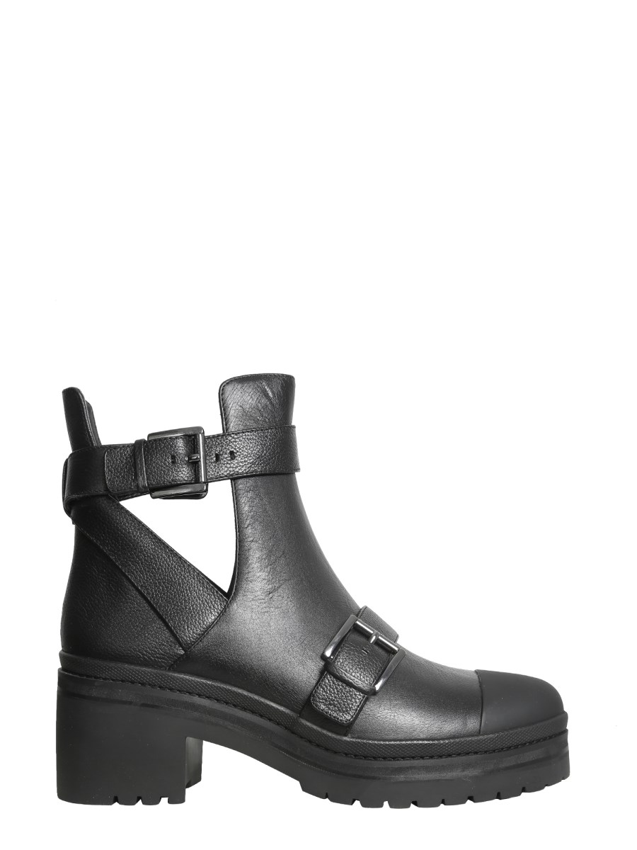 Cut out 2024 boots zara