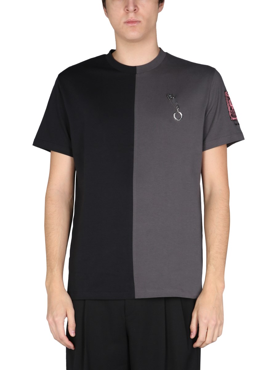 FRED PERRY X RAF SIMONS T-SHIRT GIROCOLLO IN JERSEY DI COTONE SPLIT BICOLOR