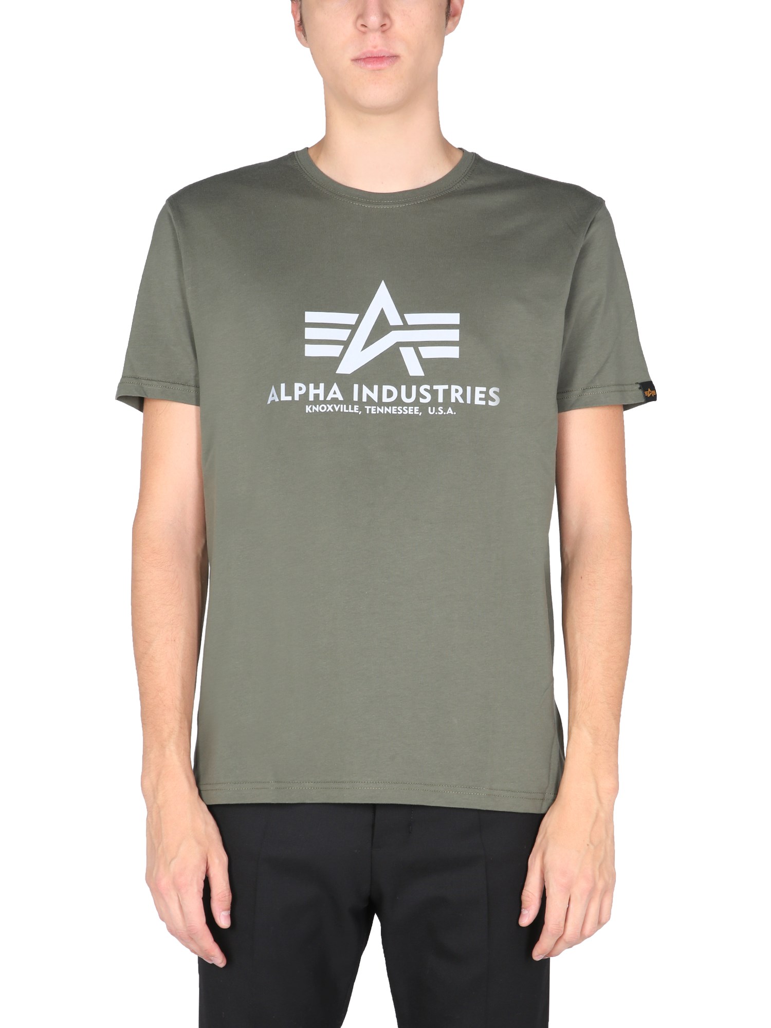 alpha industries t-shirt with laminated logo