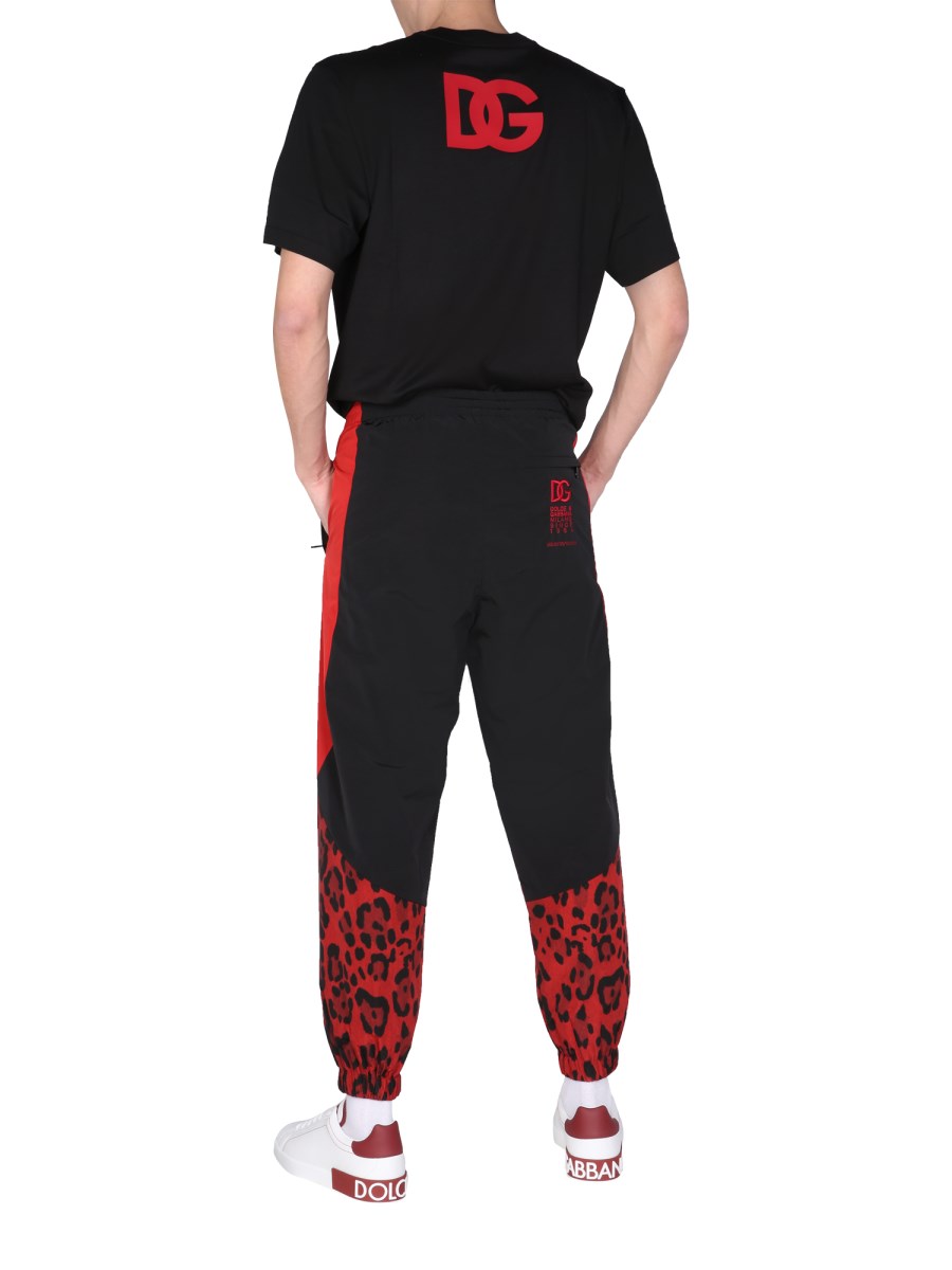 PANTALONE JOGGING CON STAMPA ANIMALIER 