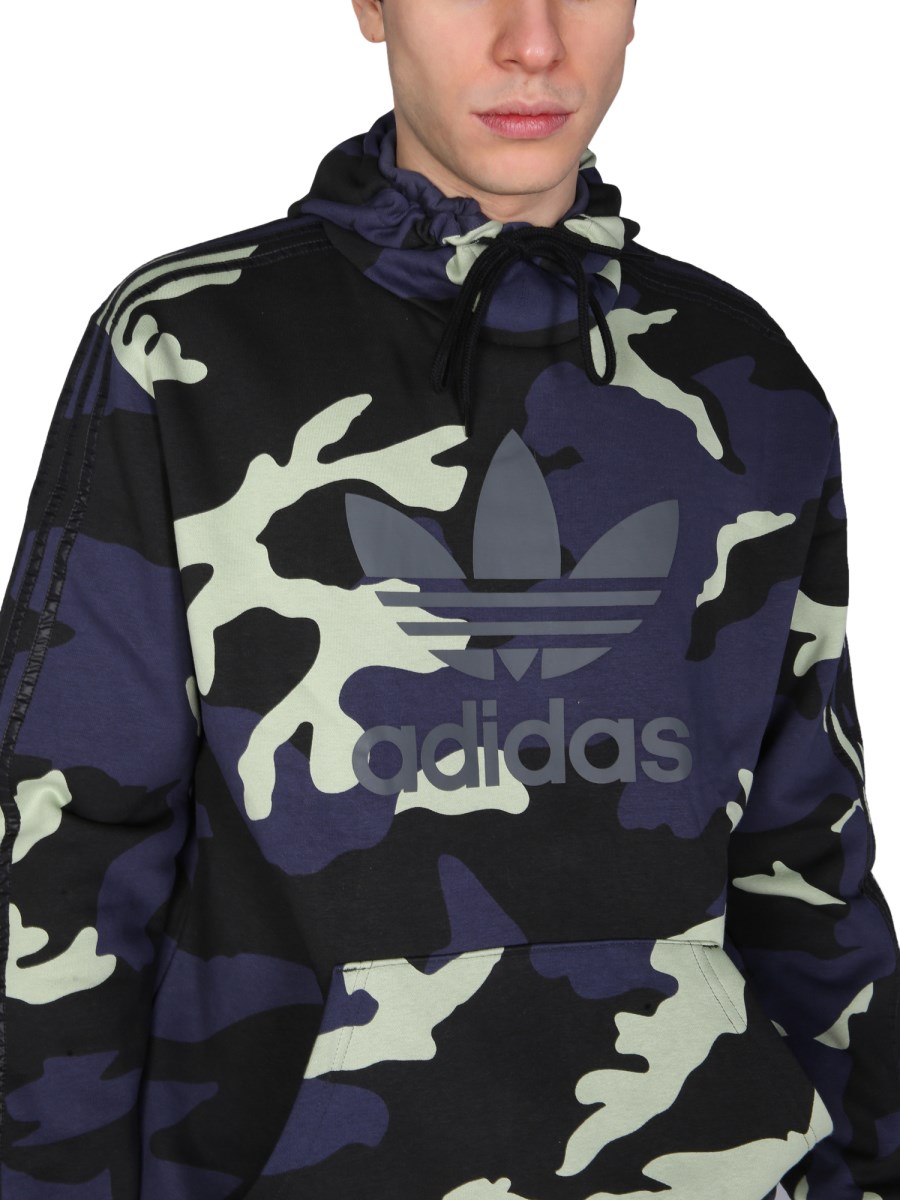 ADIDAS ORIGINALS HOODED COTTON SWEATSHIRT WITH CAMOUFLAGE