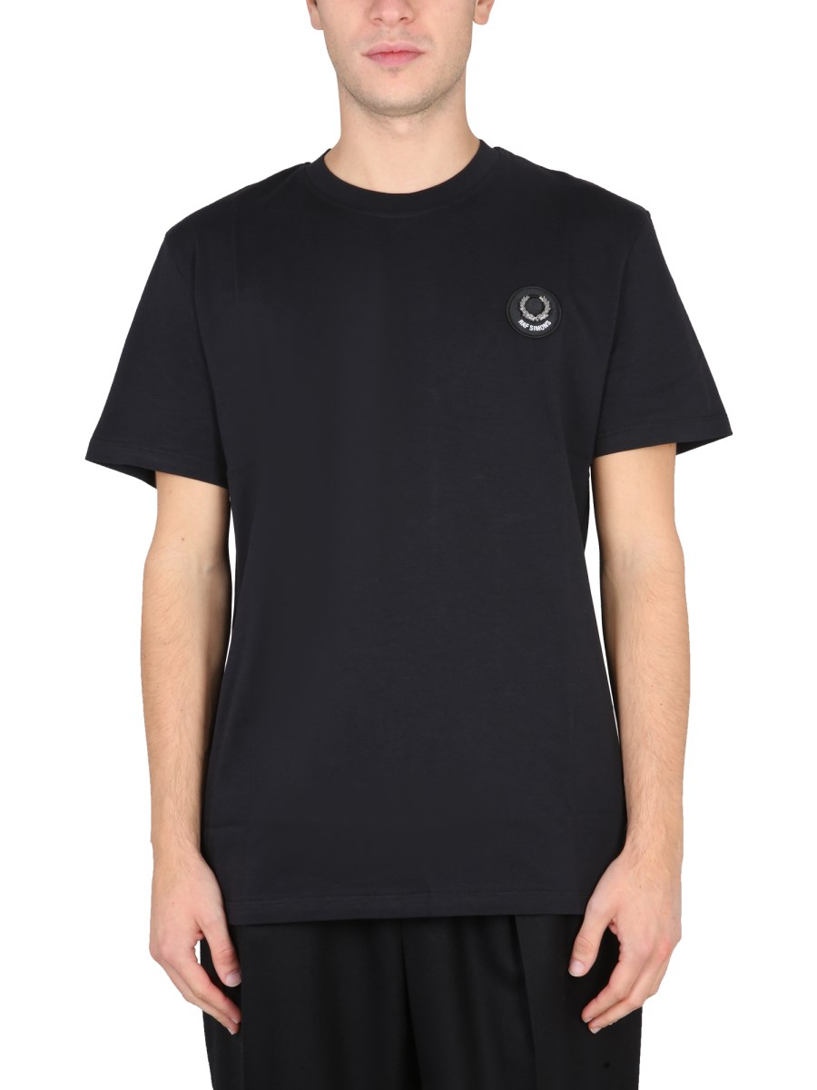 FRED PERRY X RAF SIMONS T-SHIRT IN COTONE CON LOGO