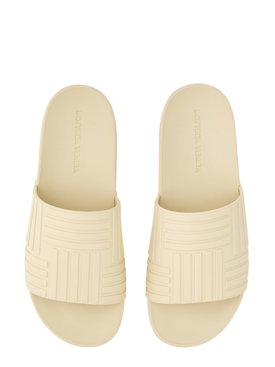 BOTTEGA VENETA RUBBER SLIDE SANDAL Eleonora Bonucci