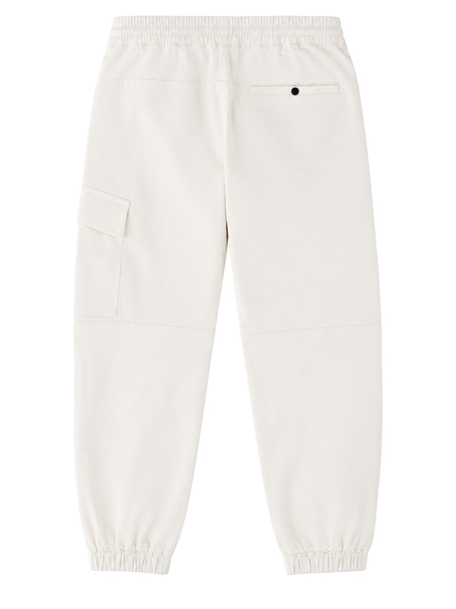 PANTALONE CARGO CON PLACCA LOGO