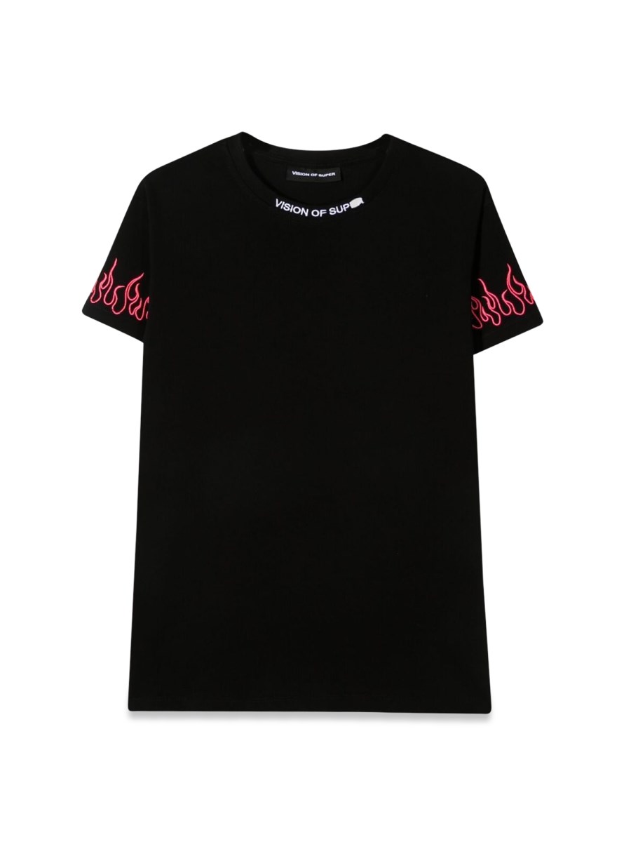 BLACK TSHIRT EMBROIDERED FUCSIA FLAME