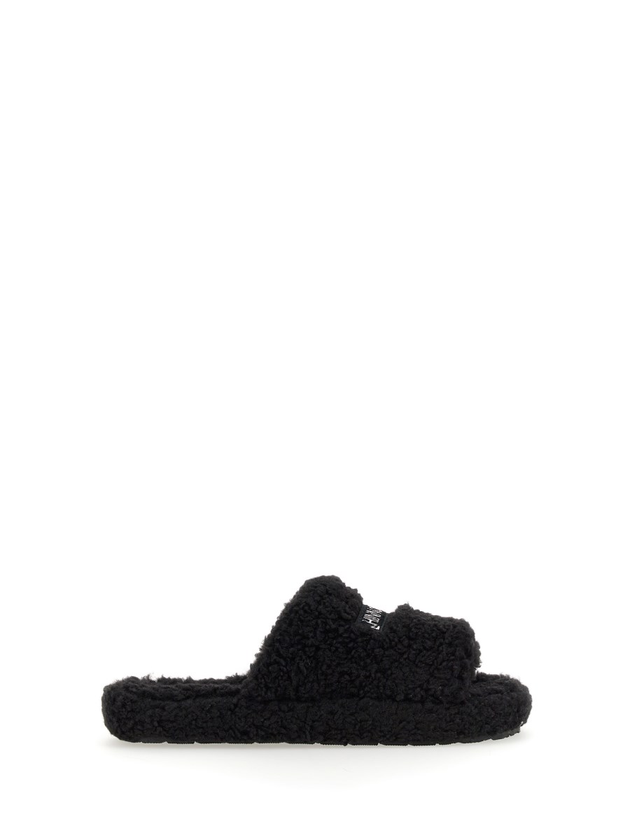 HINNOMINATE SLIPPER IN ECOFUR CON LOGO