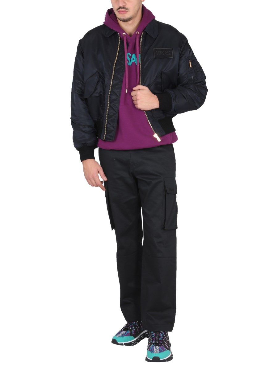 GIACCA BOMBER CON LOGO APPLICATO