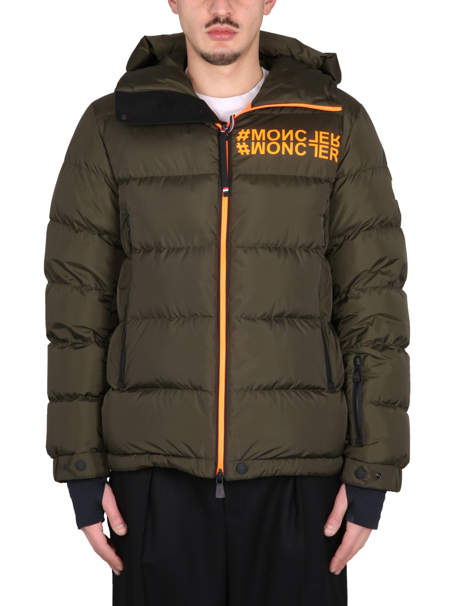 Moncler Short Down Jacket Isorno In Green