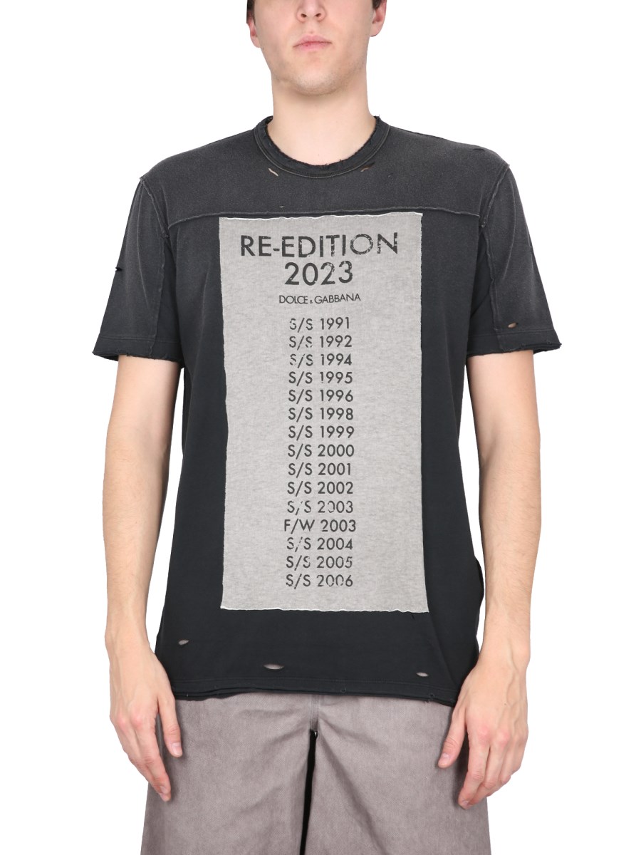 【Dolce & Gabbana】ラウンドネックTシャツ Re-Edition パッチ Dolce & Gabbana RE-EDITION Printed T-shirt with Logo Patch