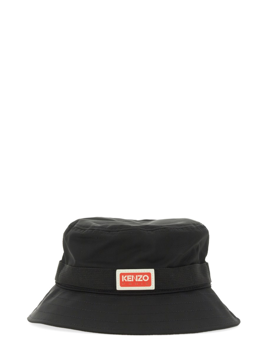 KENZO CAPPELLO BUCKET IN NYLON CON PATCH LOGO