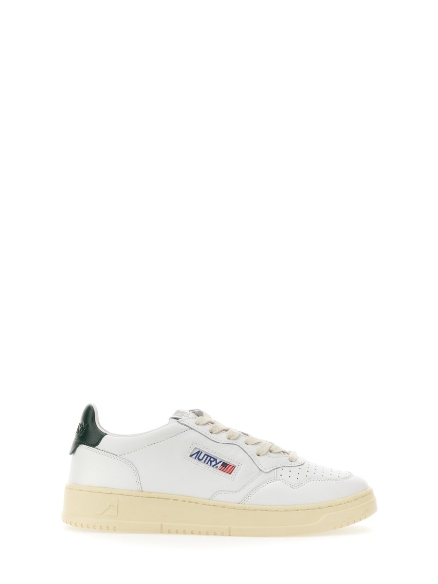 SNEAKER MEDALIST