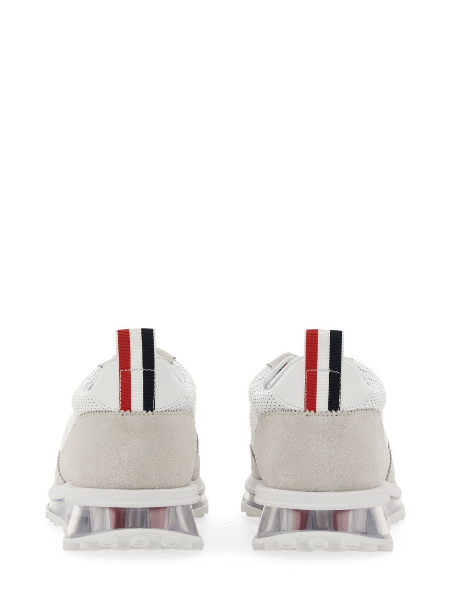 SNEAKER TECH RUNNER