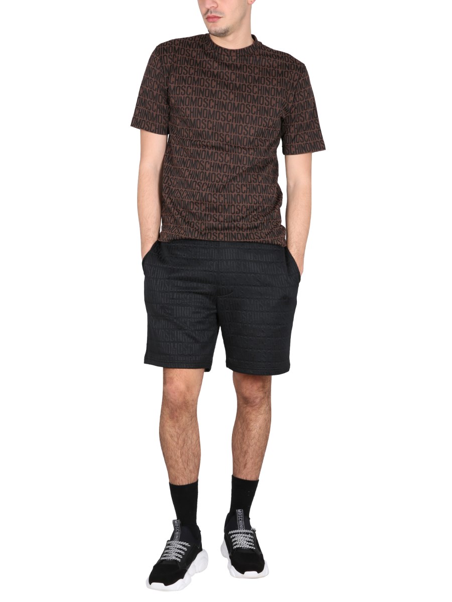 T-SHIRT CON LOGO