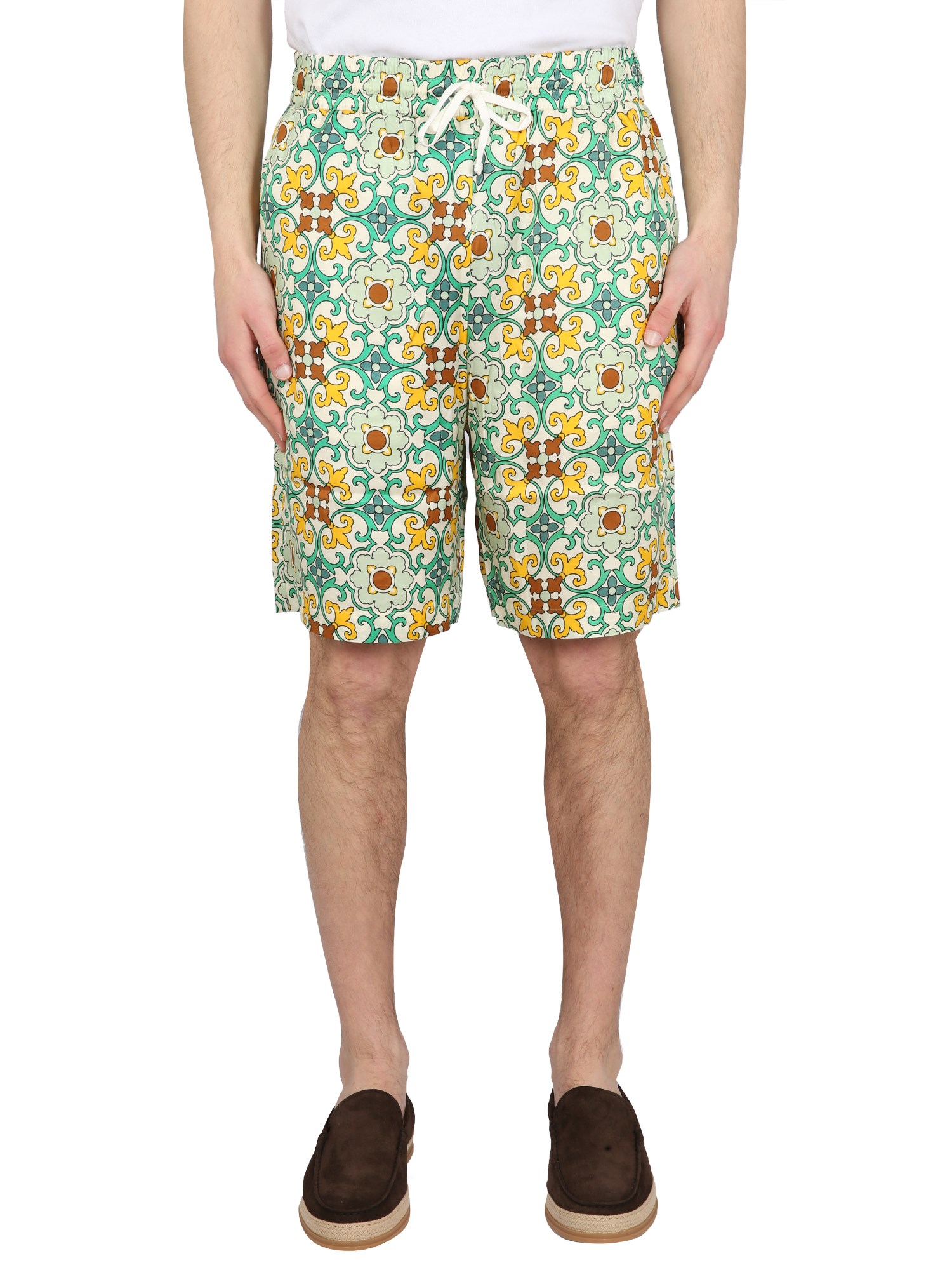 Drôle De Monsieur Multicolor Shorts Faïence With Graphic Print All-over In Green