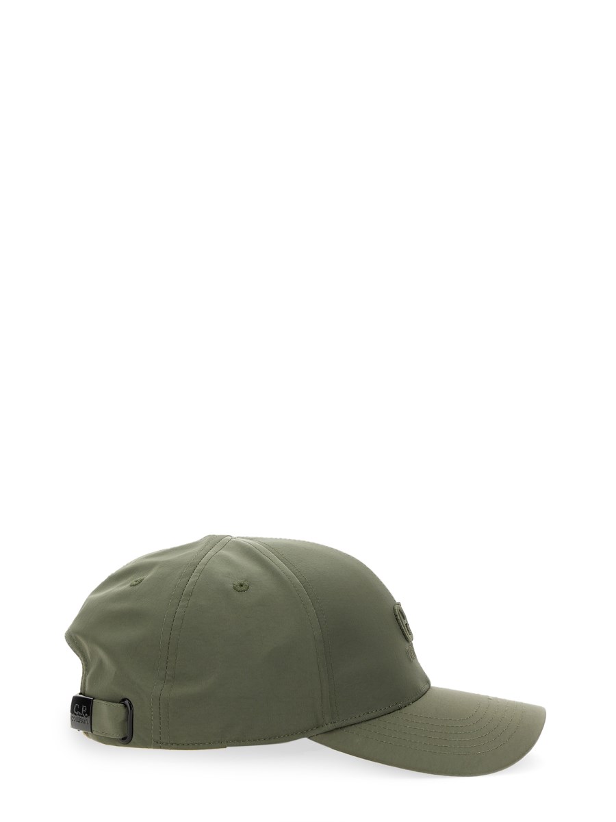 C.P. COMPANY - COTTON BASEBALL CAP WITH LOGO EMBROIDERY - Eleonora