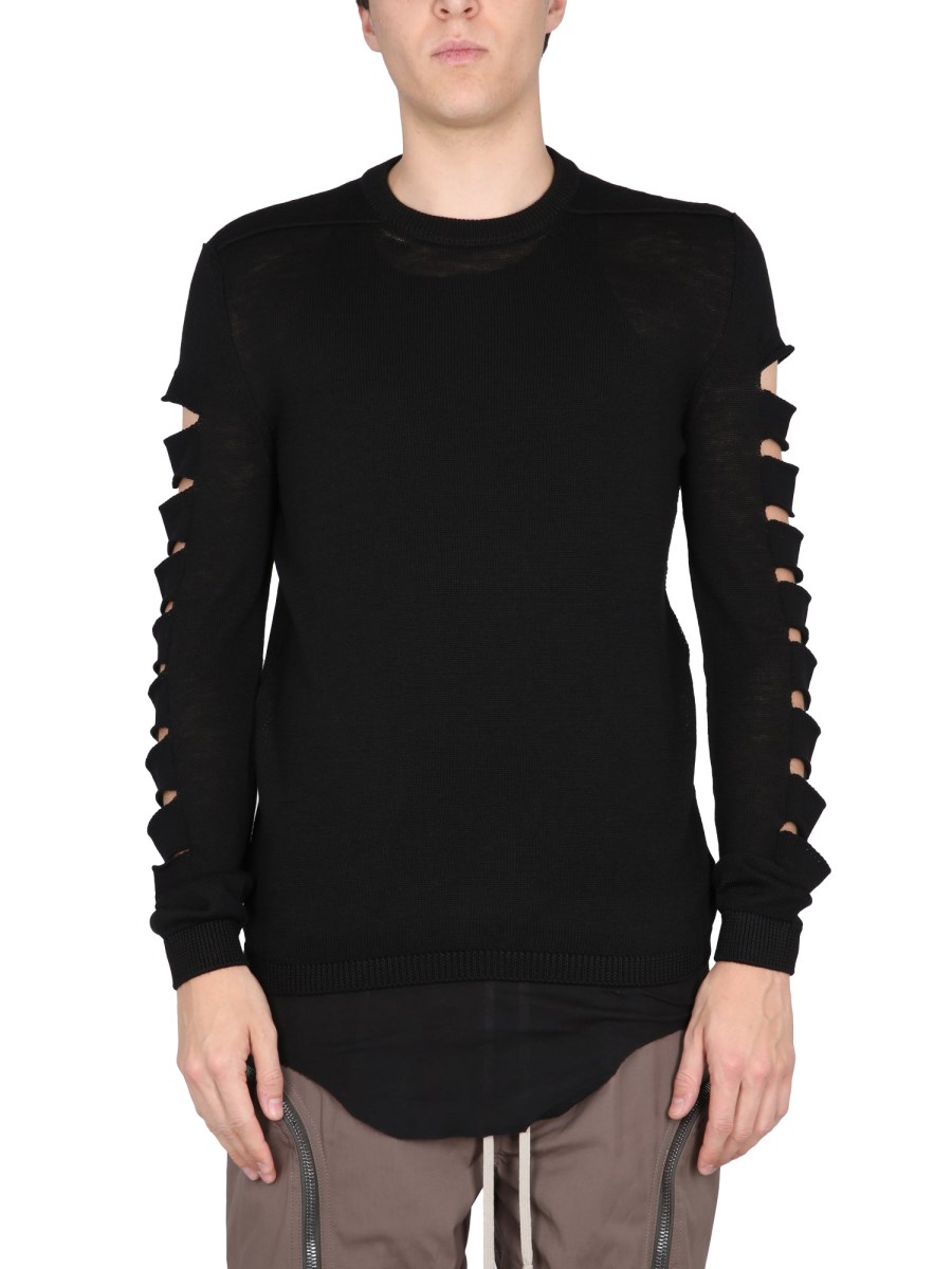 MAGLIA CON DETTAGLI CUT-OUT