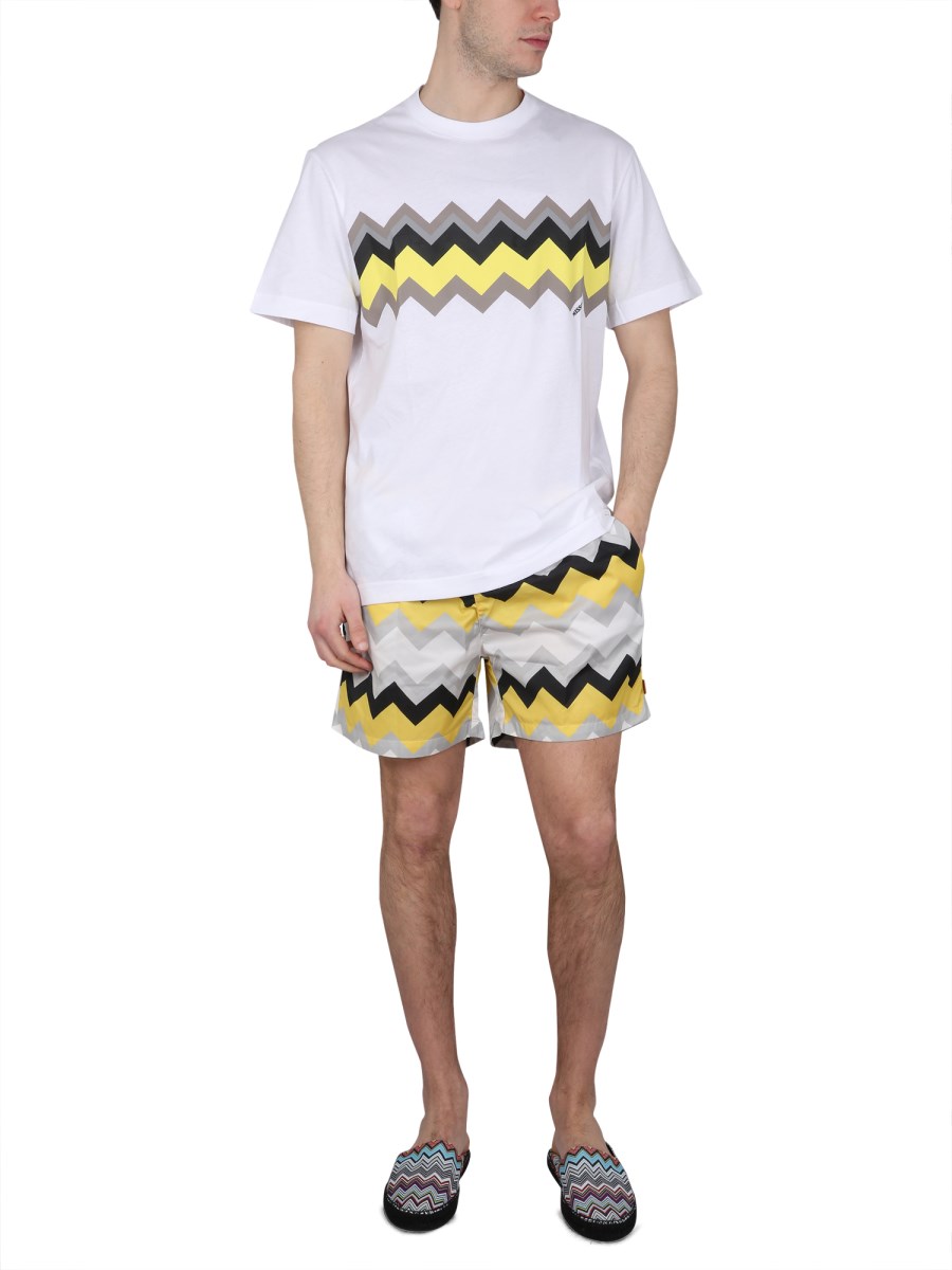 T-SHIRT CON STAMPA LOGO
