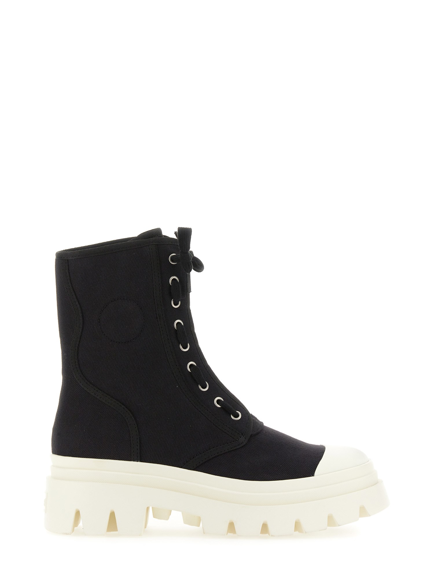 ash phoenix boot