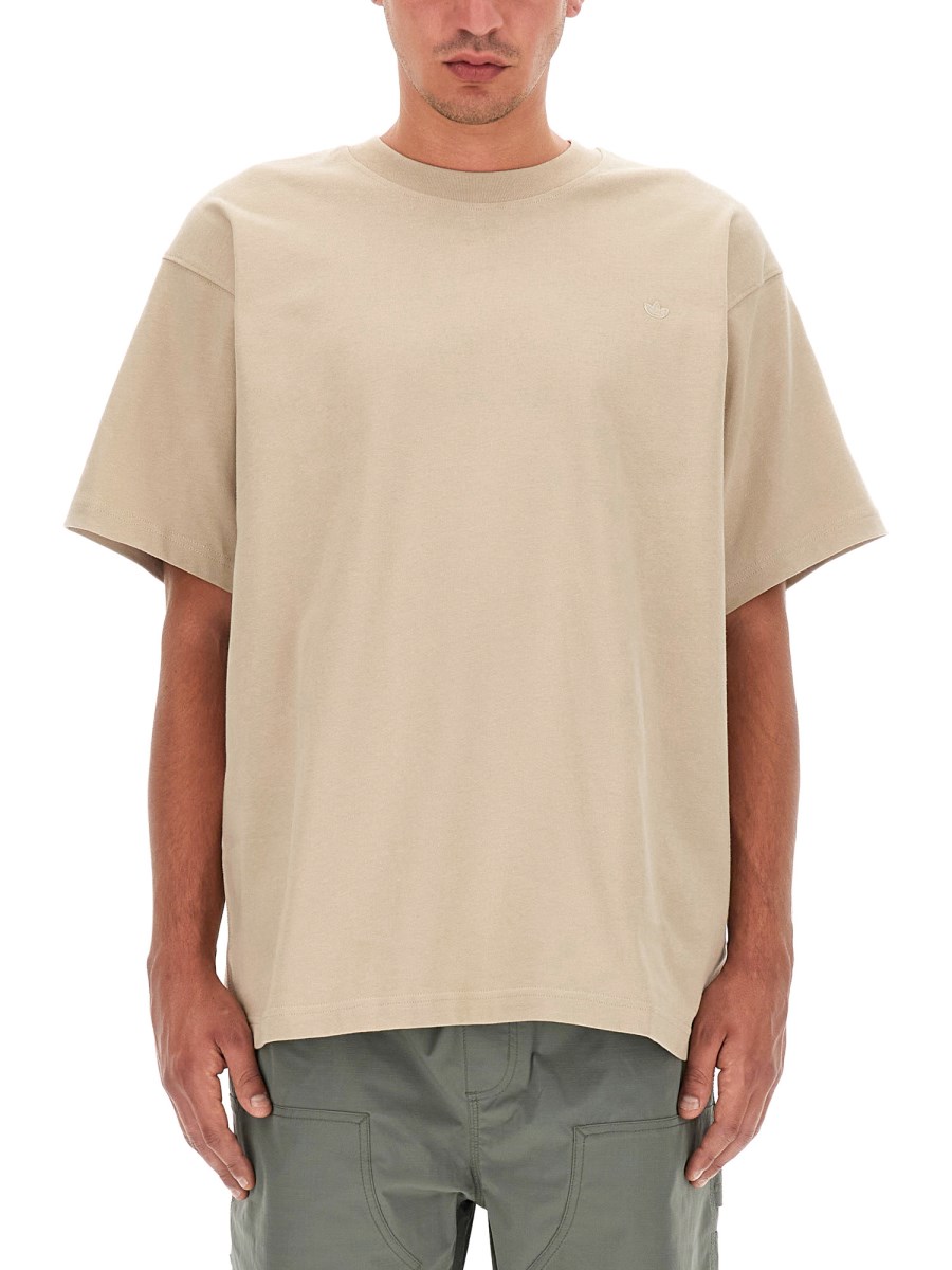 Adidas original oversized outlet t shirt