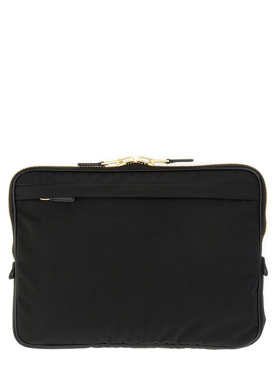 POUCH CON LOGO