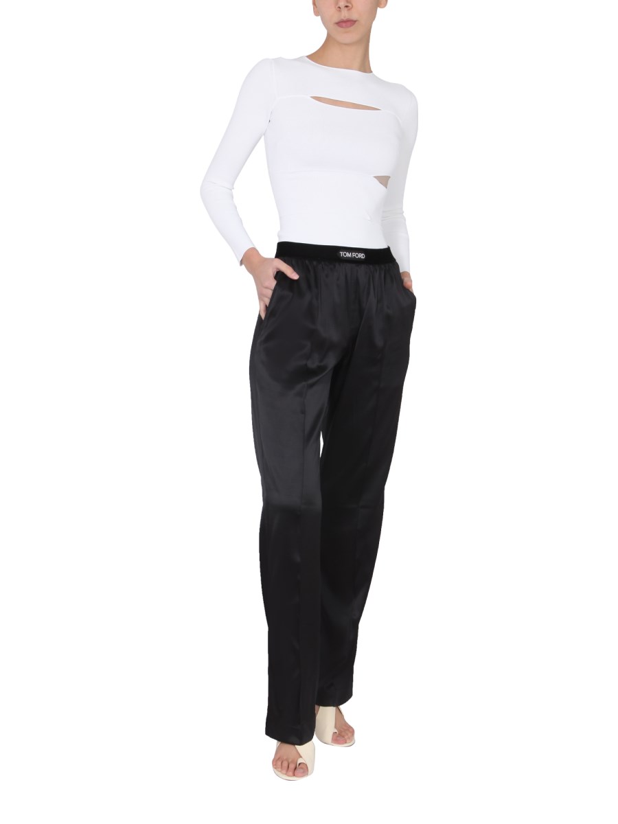PANTALONE CON LOGO