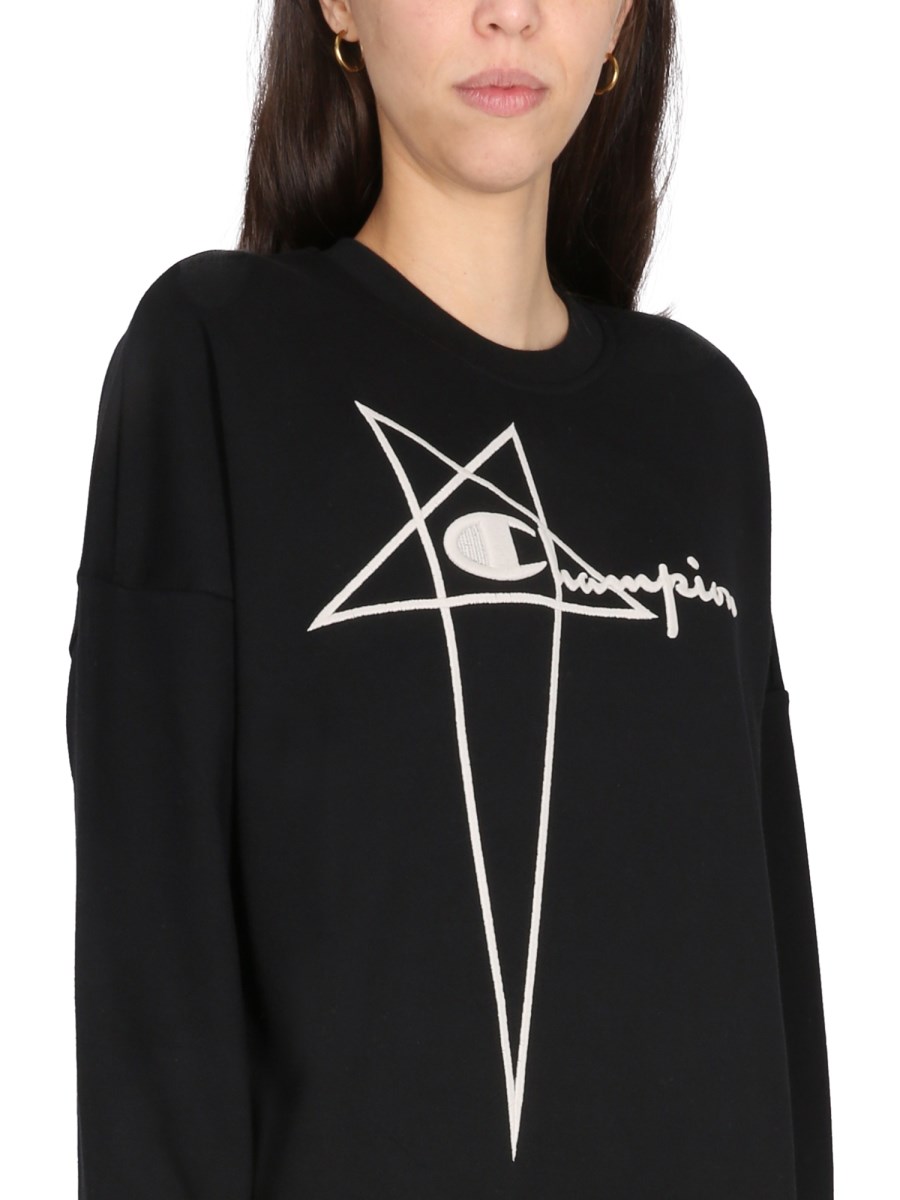 CHAMPION X RICK OWENS - TOMMY SWEATSHIRT - Eleonora Bonucci CHAMPION X RICK OWENS - TOMMY SWEATSHIRT - Eleonora Bonucci