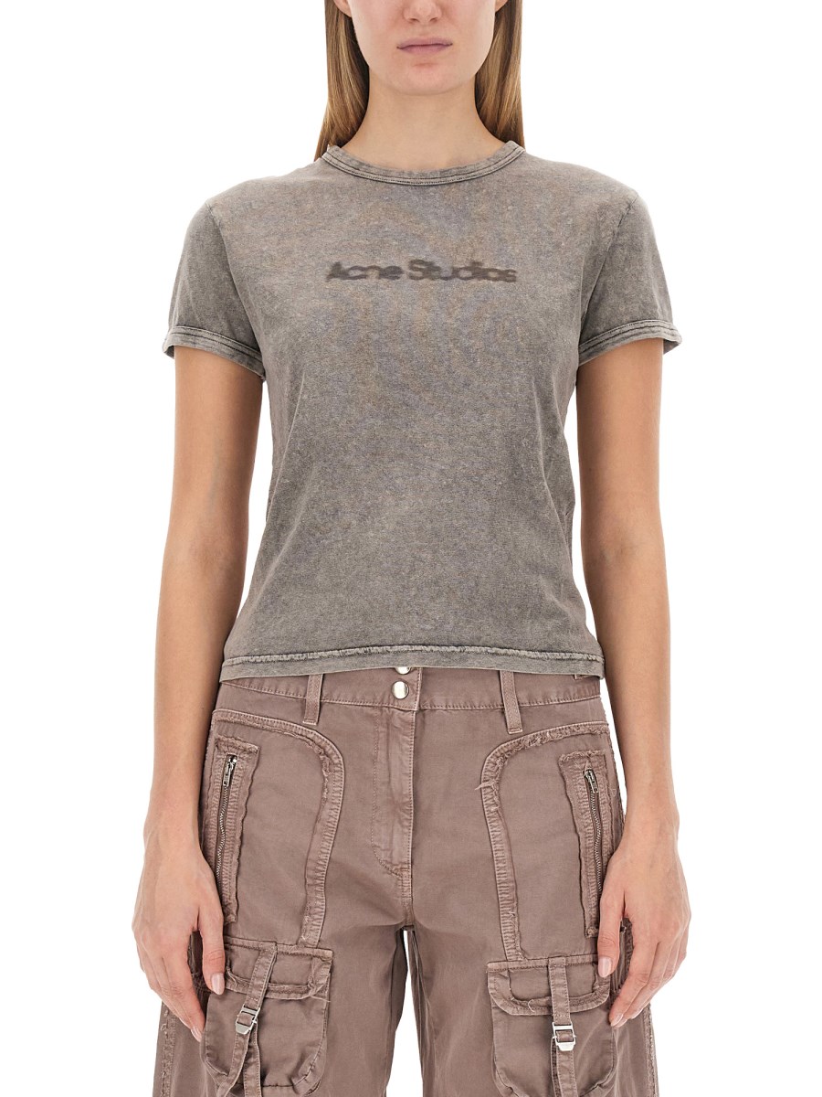 T-SHIRT CON LOGO