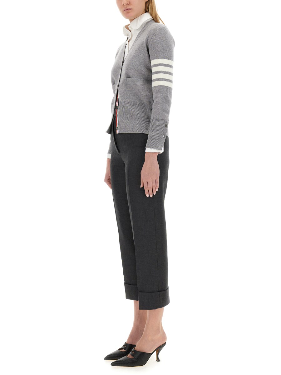 CARDIGAN CON SCOLLO A V