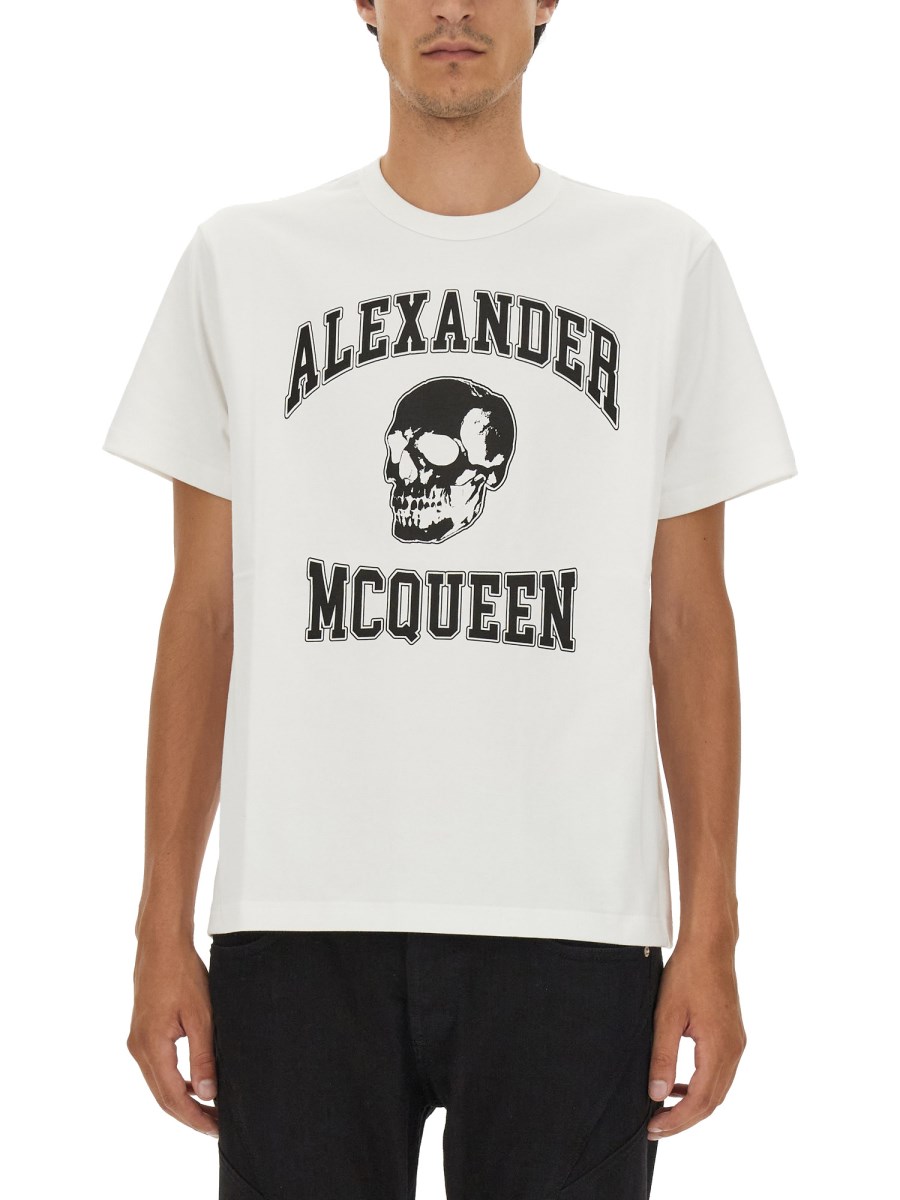 T-SHIRT CON LOGO SKULL