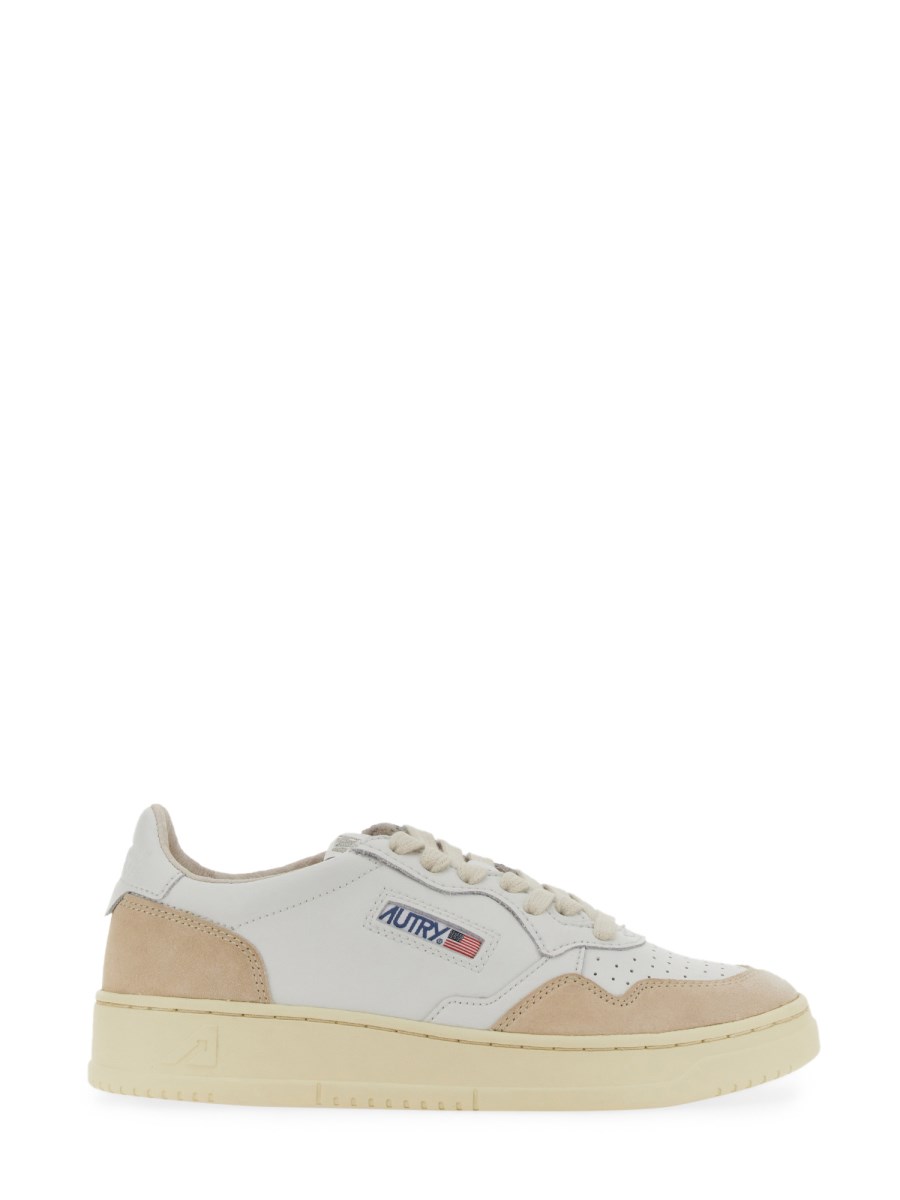 AUTRY SNEAKERS MEDALIST LOW IN PELLE