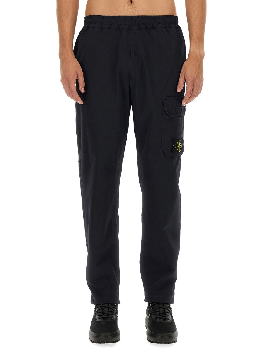 STONE ISLAND PANTALONE JOGGING CON LOGO