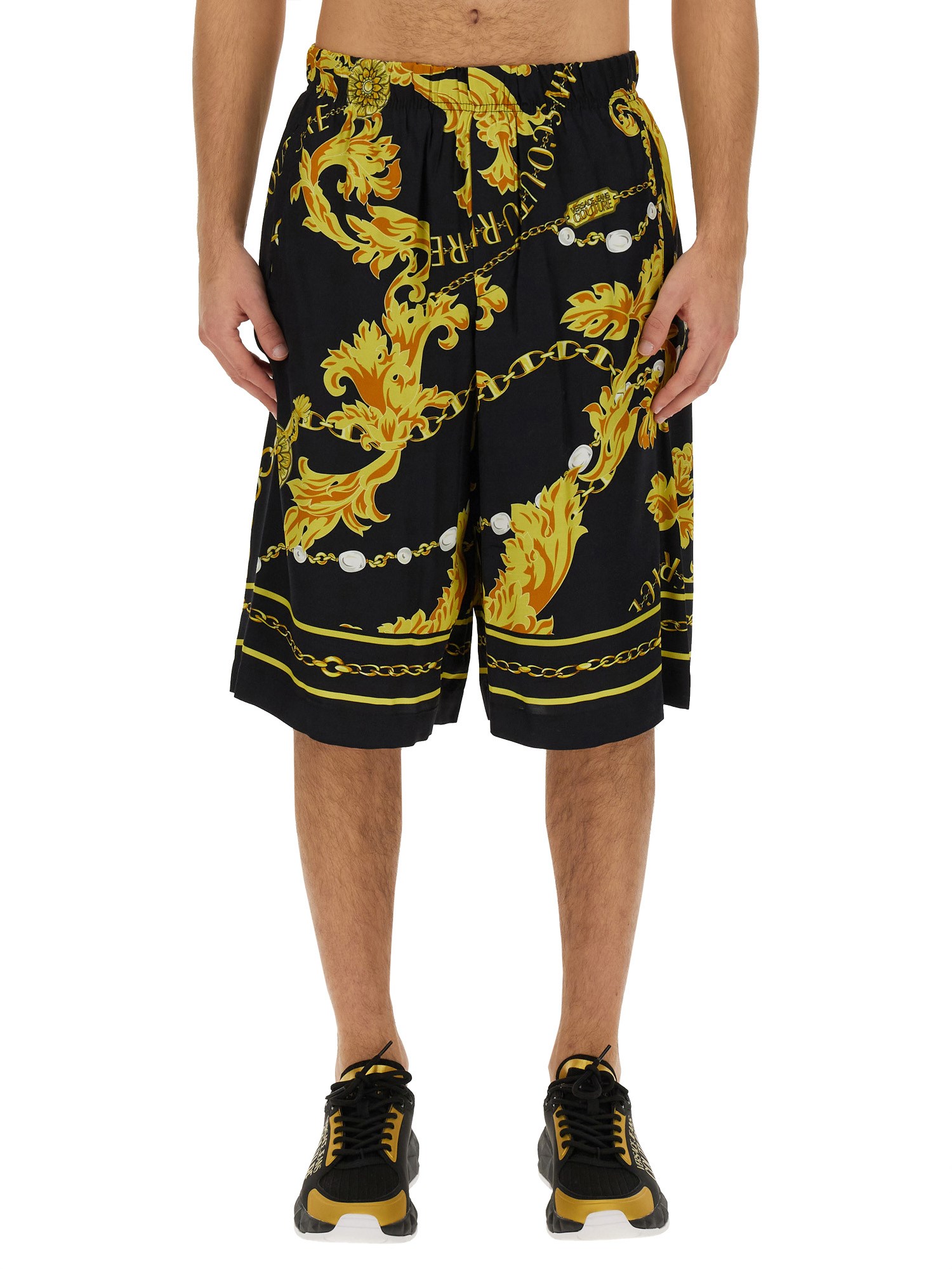 Versace Jeans Couture Chain Couture Bermuda Shorts In Black