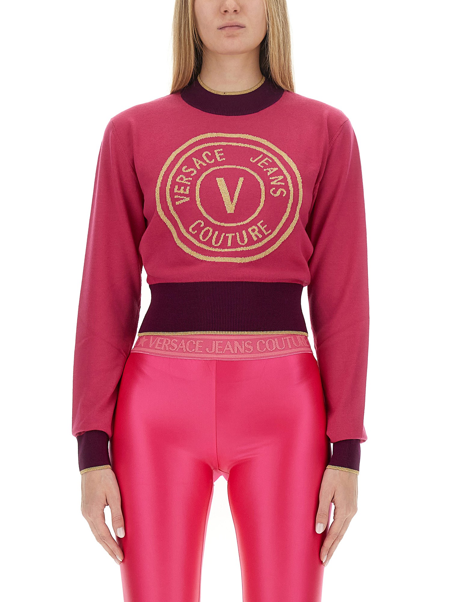 versace jeans couture cropped v-emblem sweatshirt