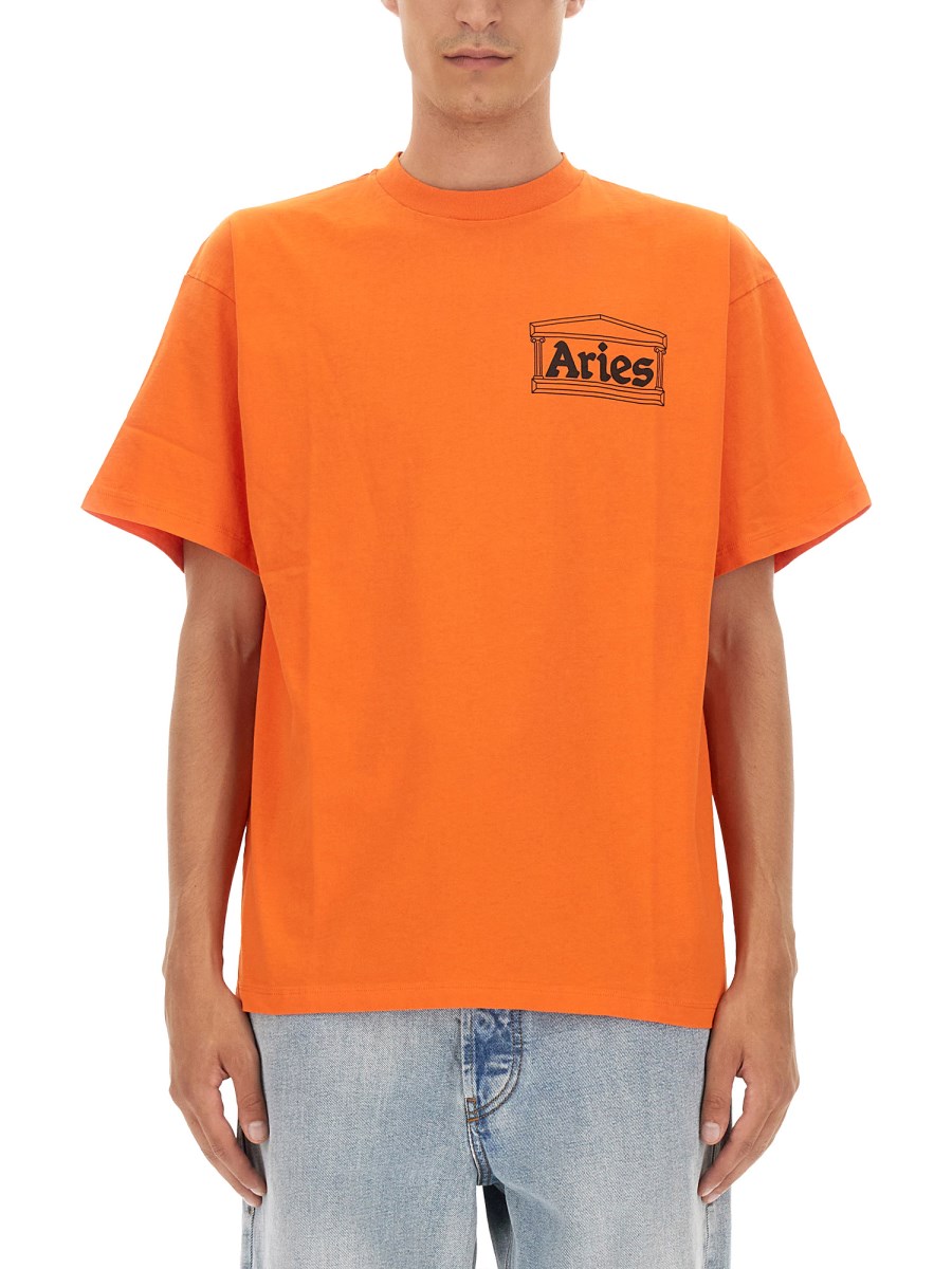 T-SHIRT CON LOGO