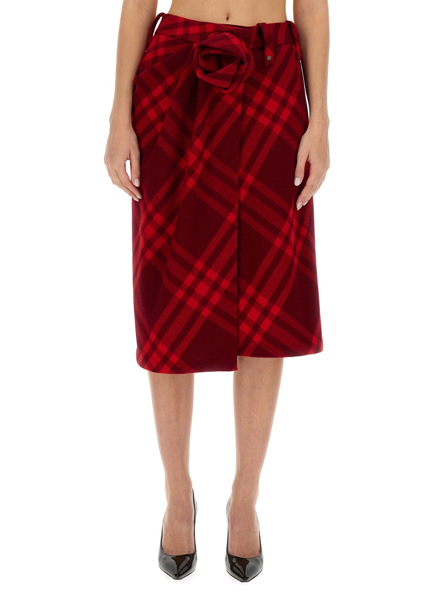 Burberry red tartan skirt hotsell