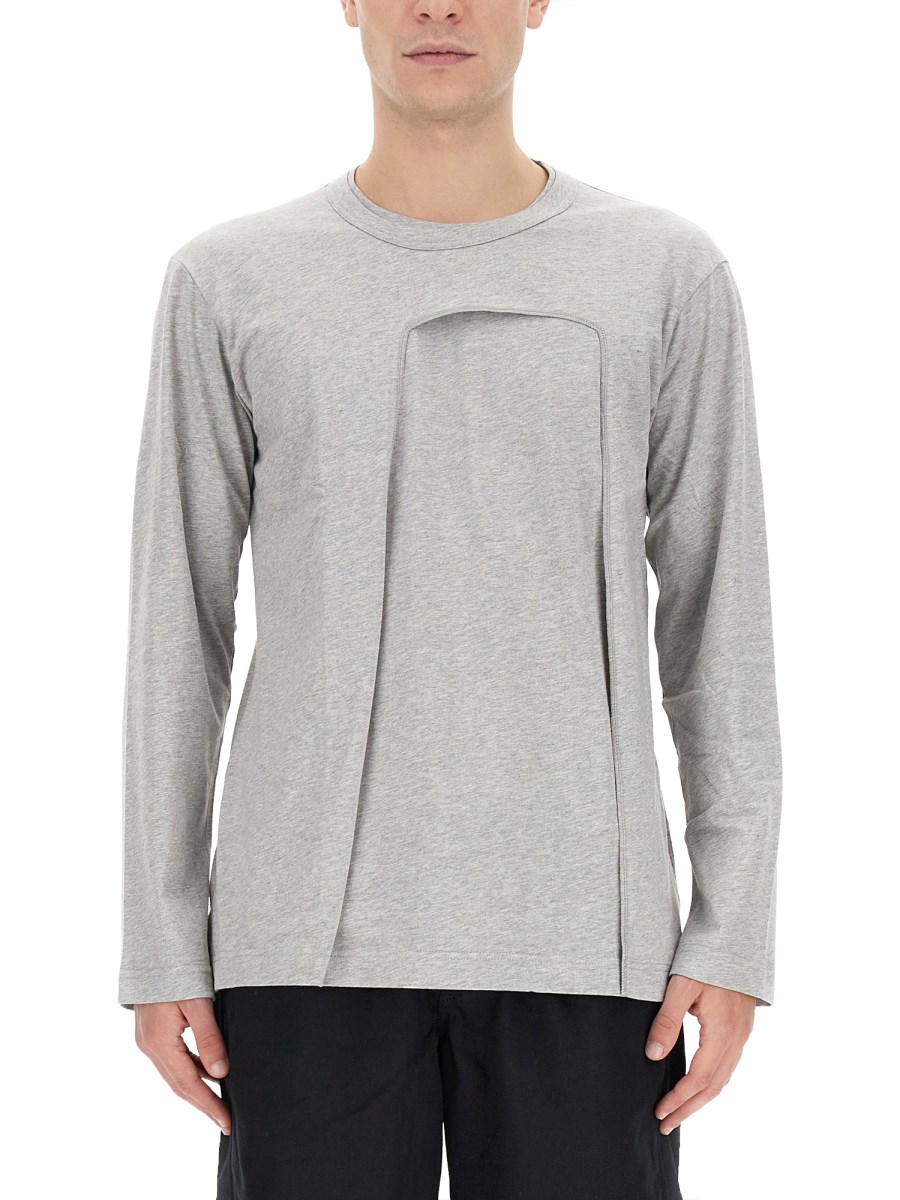 T-SHIRT CUT OUT