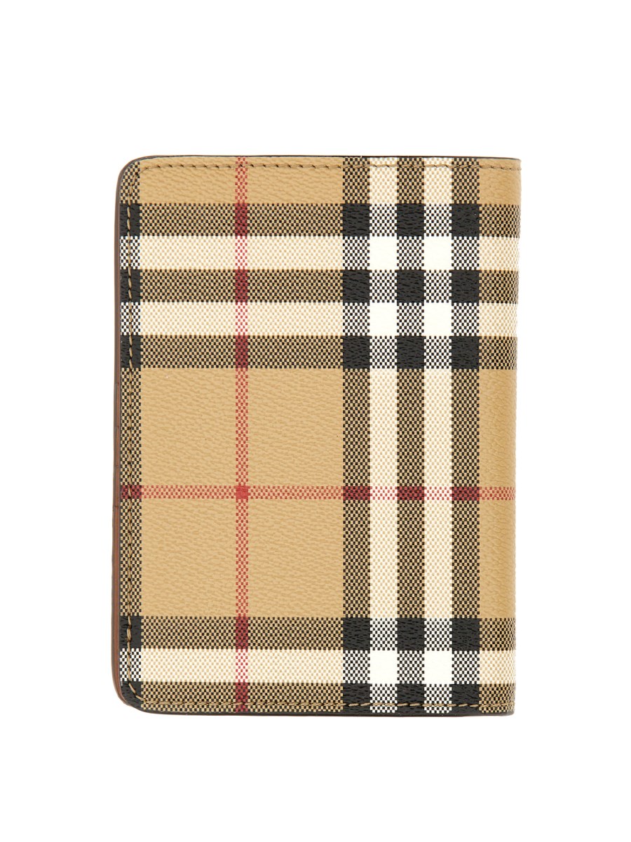 Burberry passport clearance case