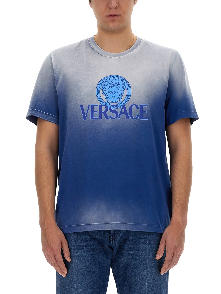 T-SHIRT CON LOGO