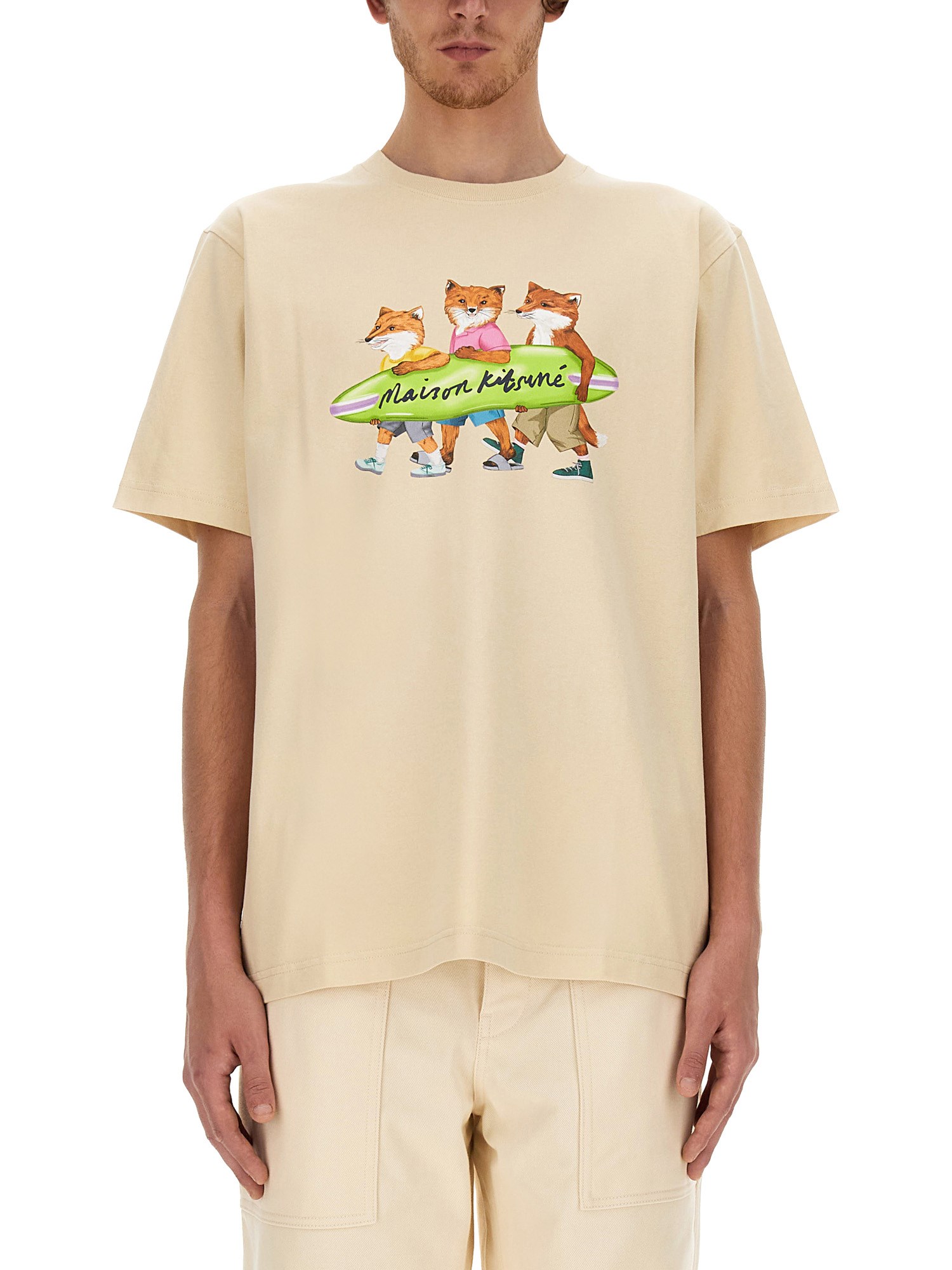 Shop Maison Kitsuné "surfing Foxes" T-shirt In Ivory