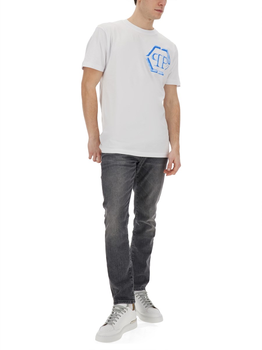 T-SHIRT CON LOGO