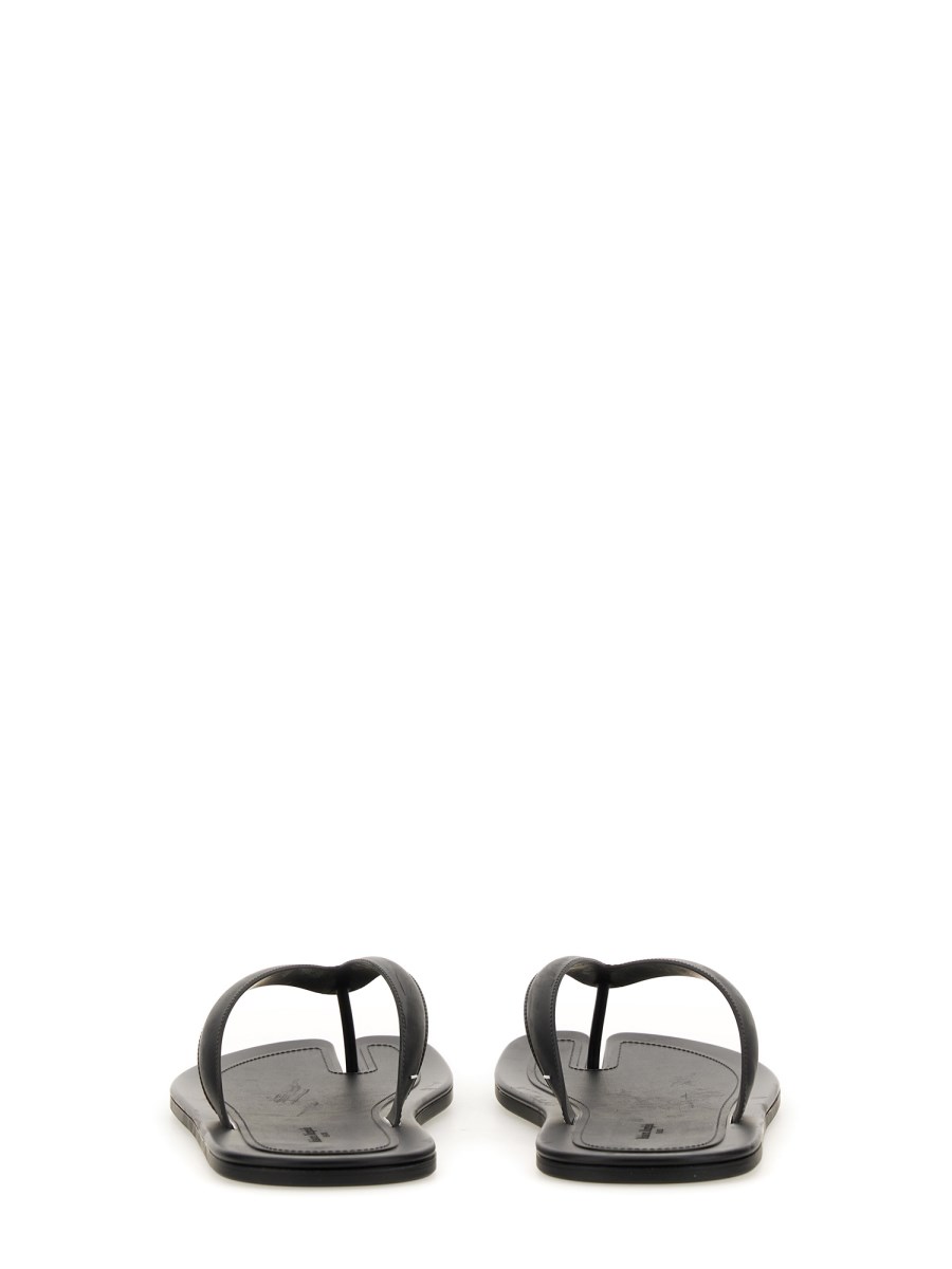 靴 Maison Margiela Tabi Thong Sandal Maison Margiela - Tabi Thong Sandals | HBX - Globally