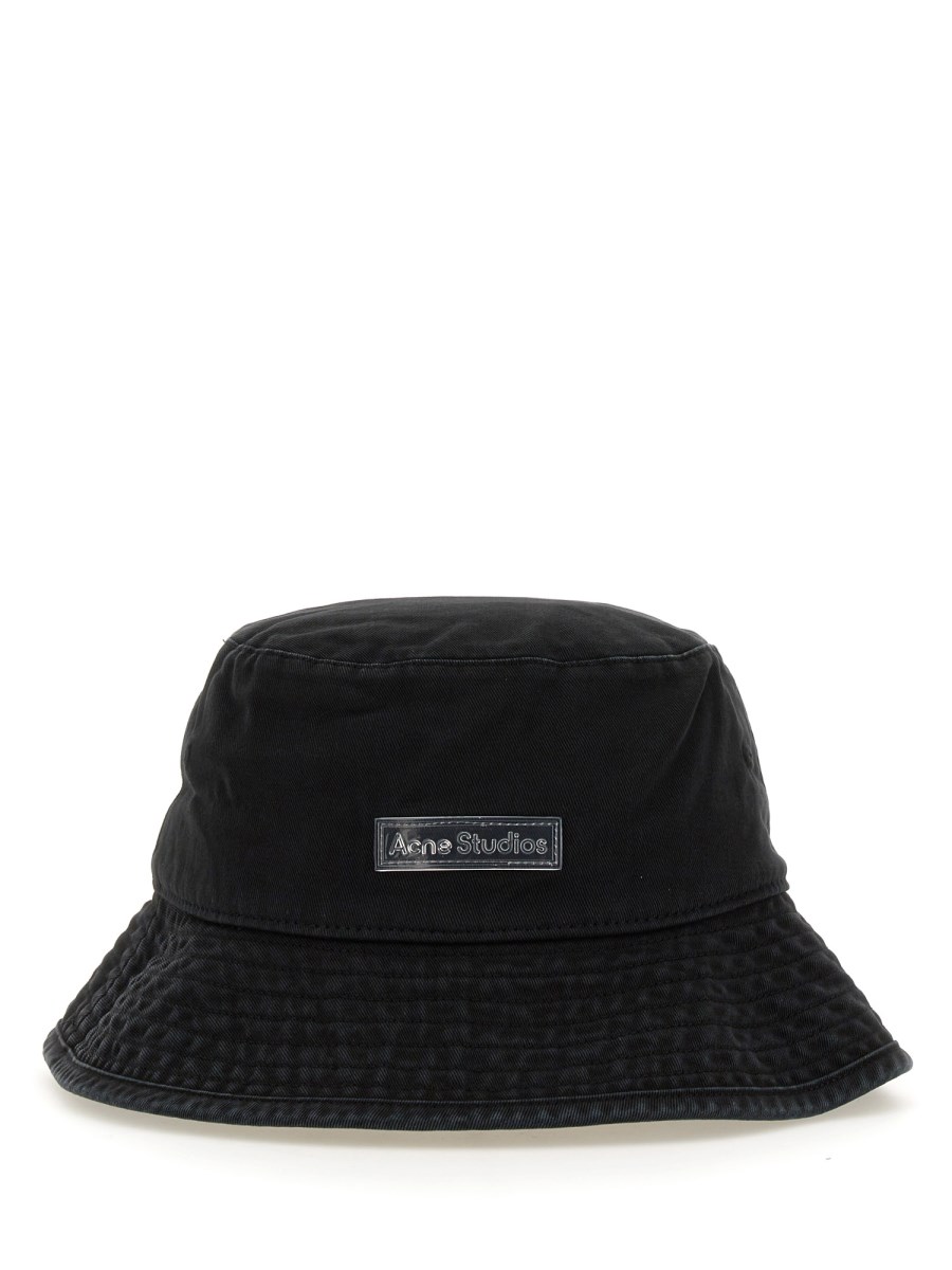 ACNE STUDIOS CAPPELLO BUCKET CON LOGO IN COTONE