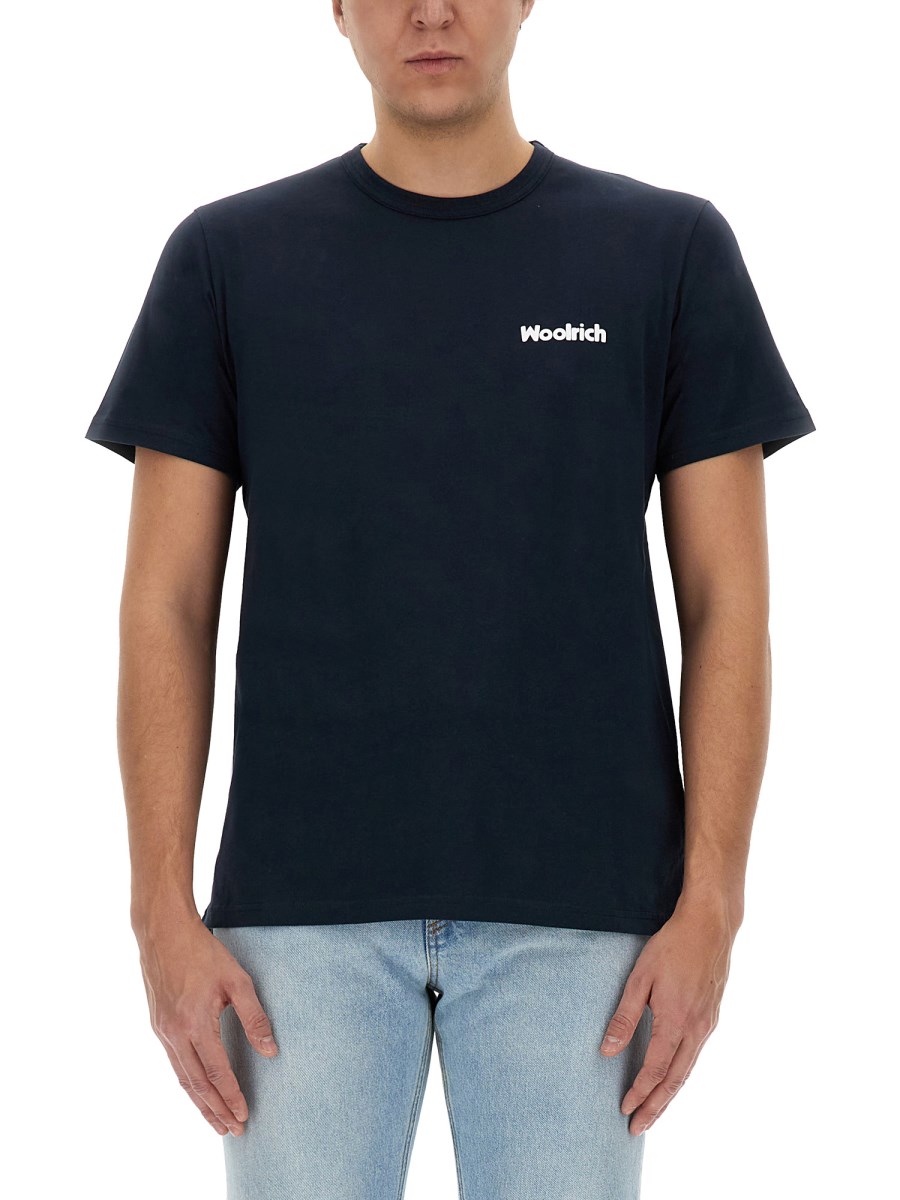 T-SHIRT CON LOGO